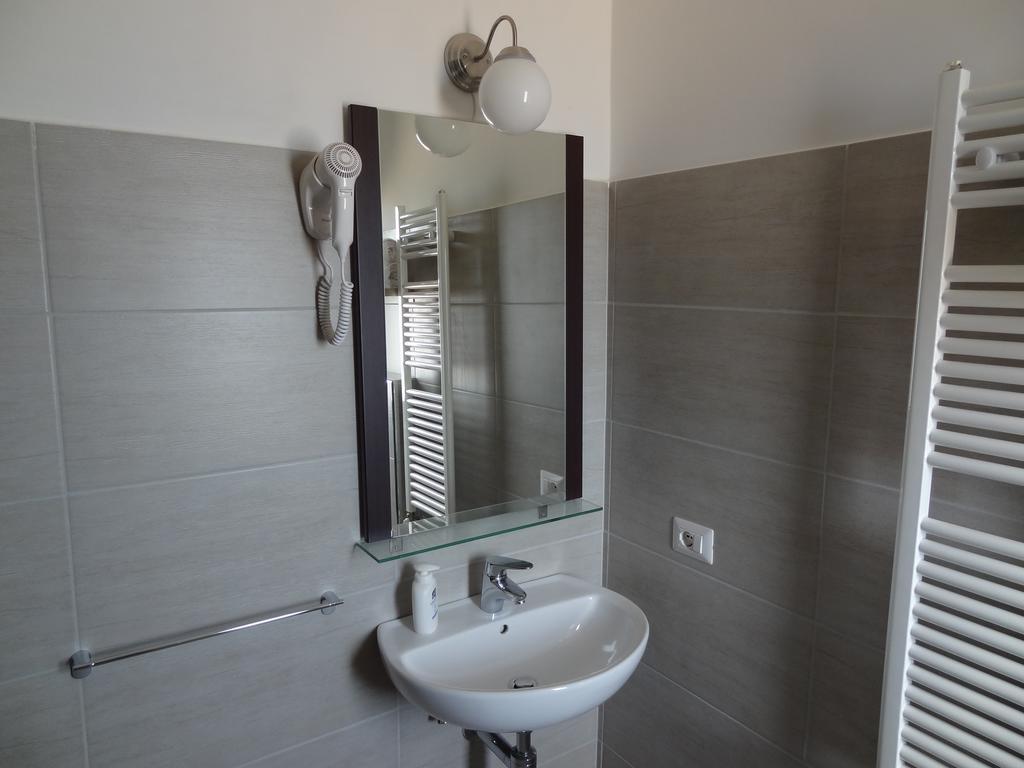 Affittacamere Rooms Di Matteo San Paolo di Iesi Екстериор снимка