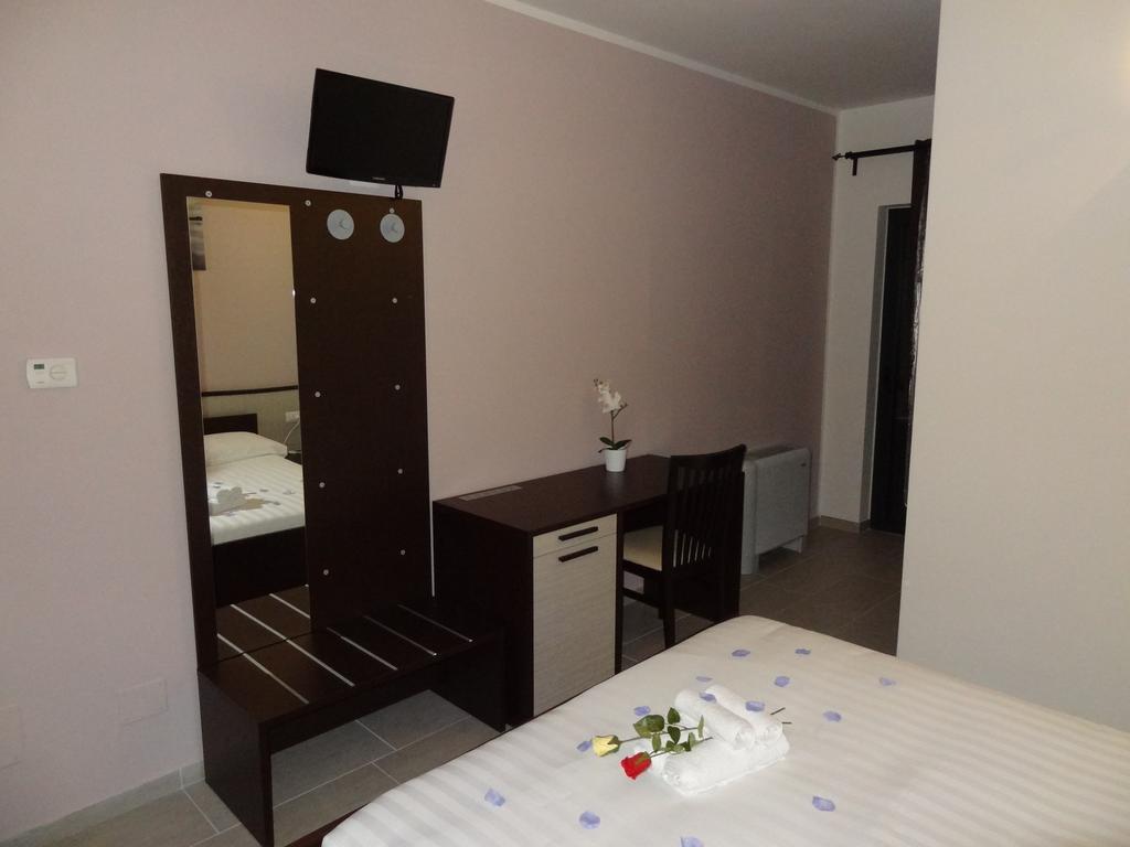 Affittacamere Rooms Di Matteo San Paolo di Iesi Екстериор снимка