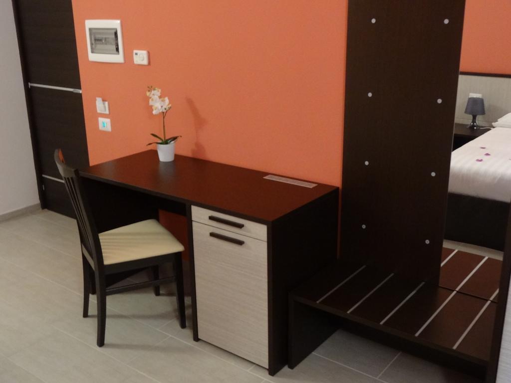 Affittacamere Rooms Di Matteo San Paolo di Iesi Екстериор снимка